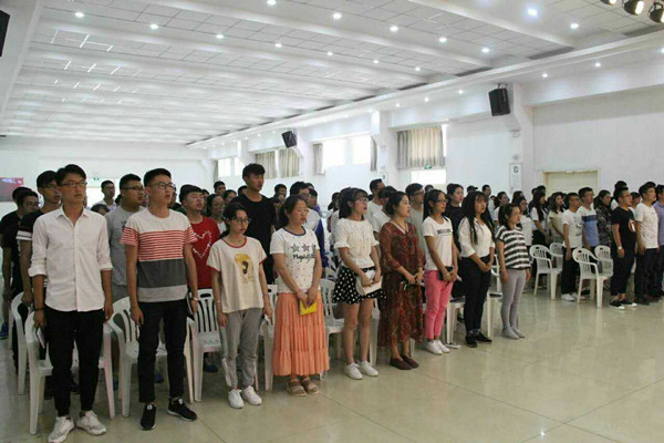 奏唱国歌.jpg
