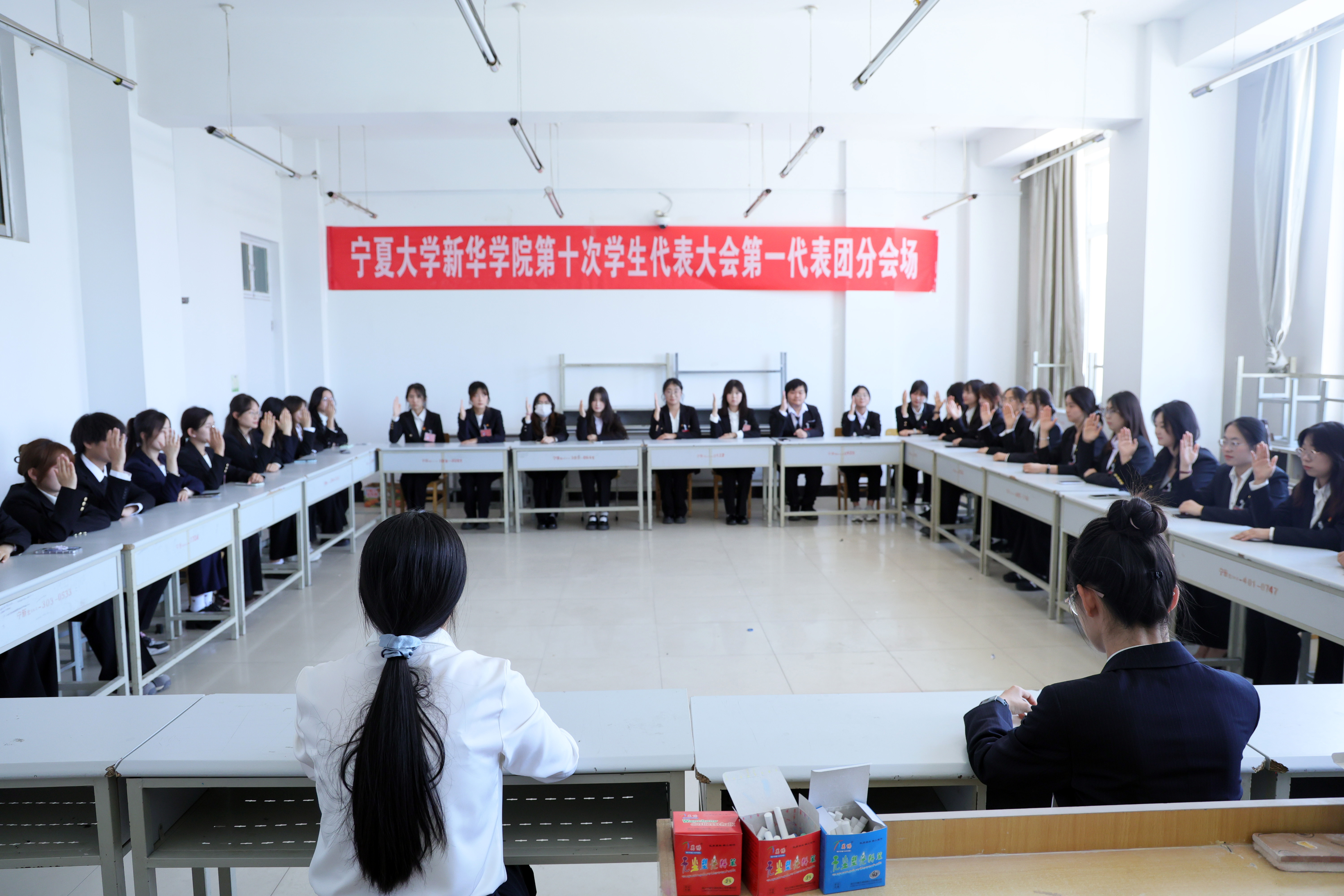 图片九.jpg 图片九.jpg