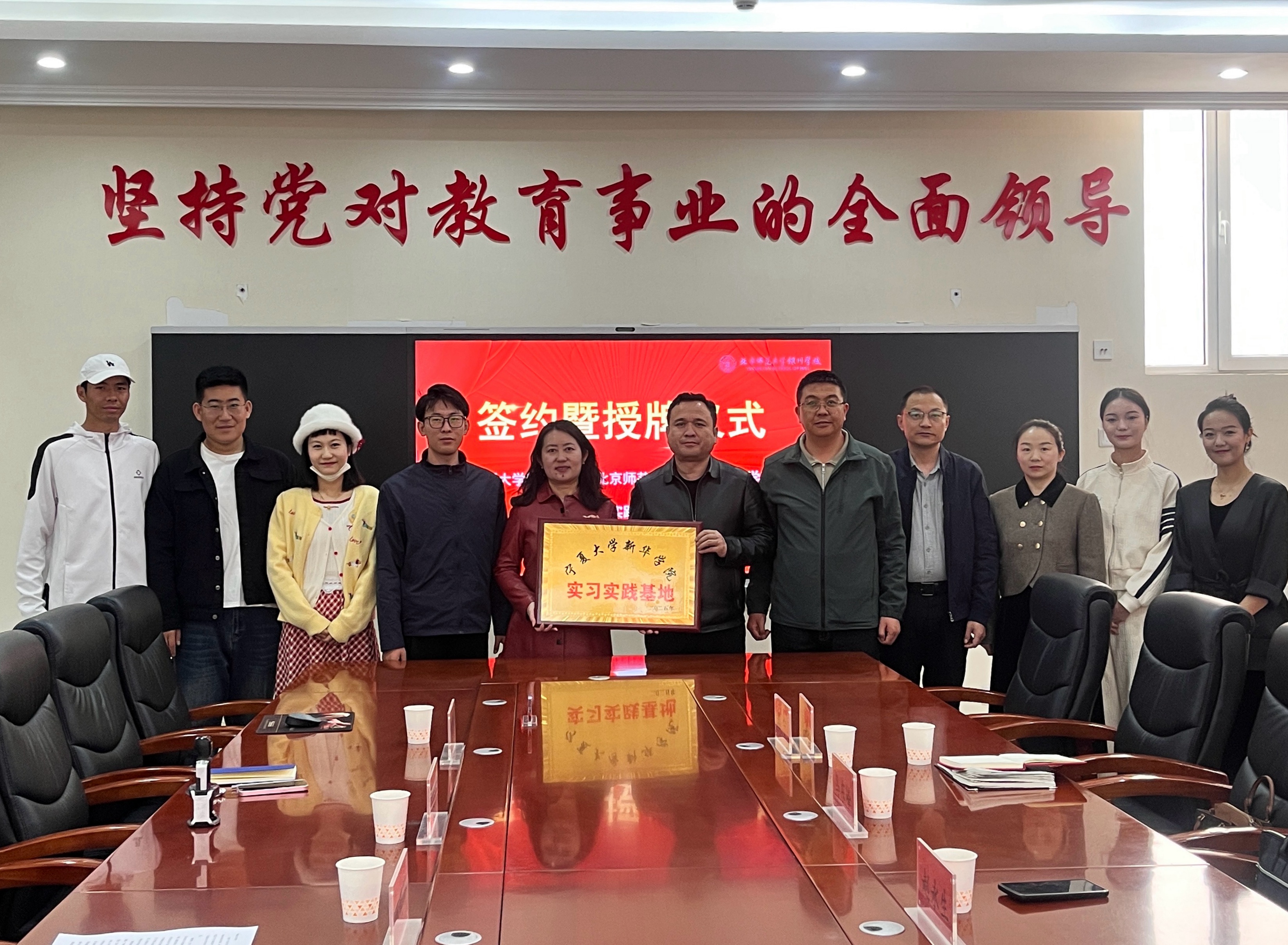 图四_副本.jpg 图四_副本.jpg