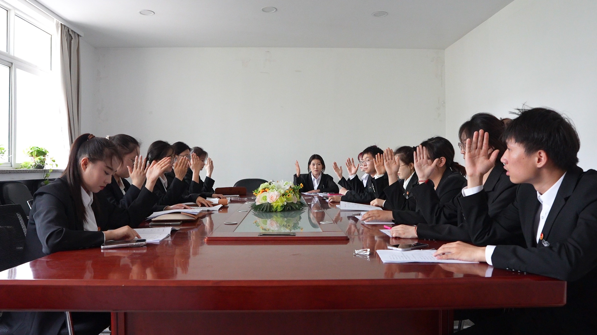 大会主席团会议.jpg 大会主席团会议.jpg