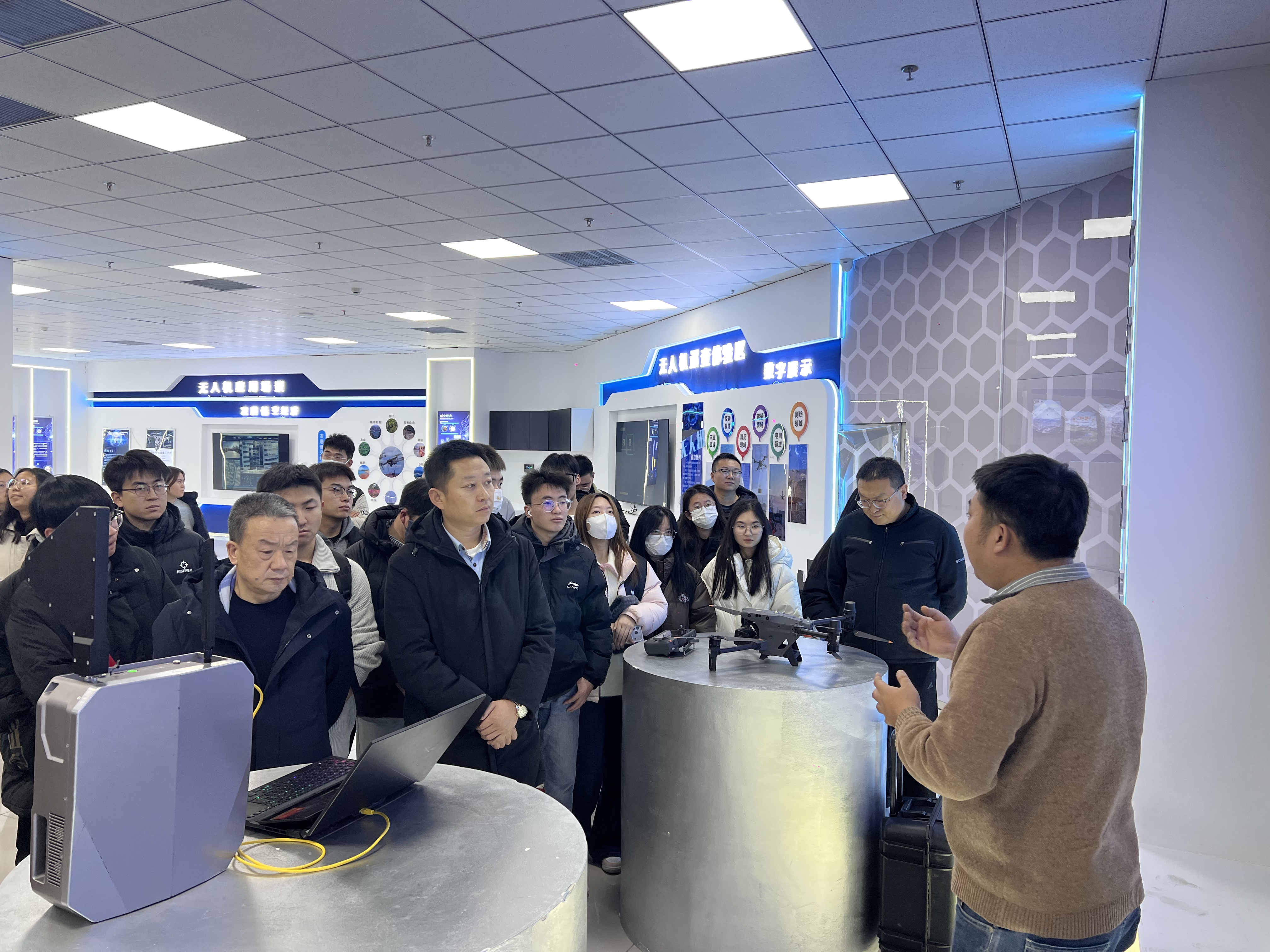 图片3.jpg 图片3.jpg